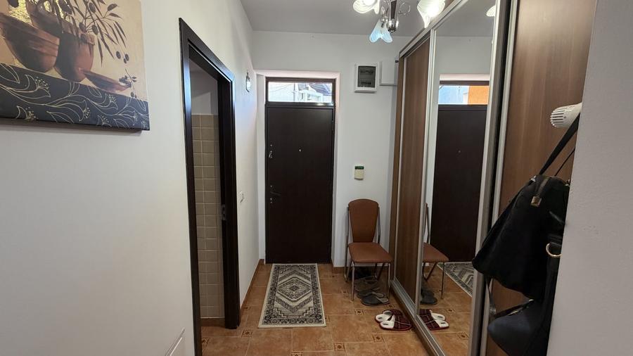 Duplex cu 4 camere cu Canalizare în Roșu