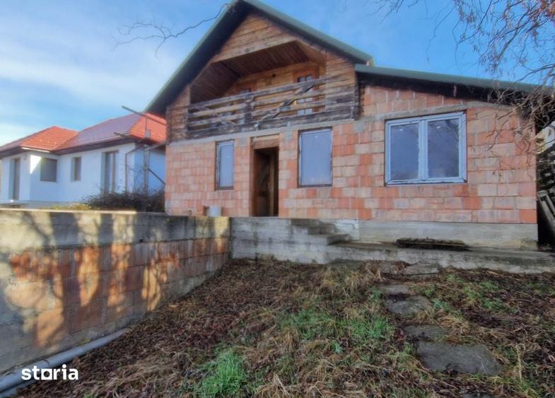 Casă cu 3 camere cu Teren 720 Mp în Apahida