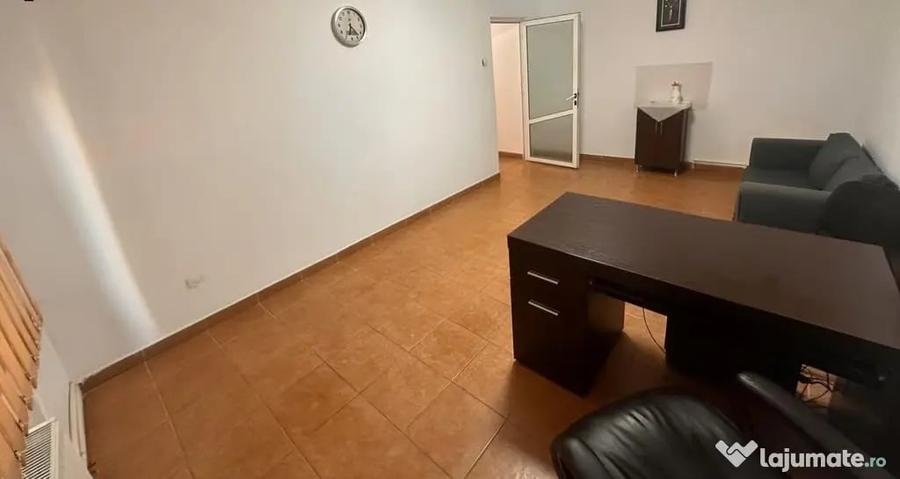 Apartament cu 4 camere decomandat în E3