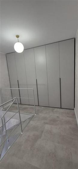 Apartament cu 3 camere semidecomandat, mobilat în Hipodrom 4