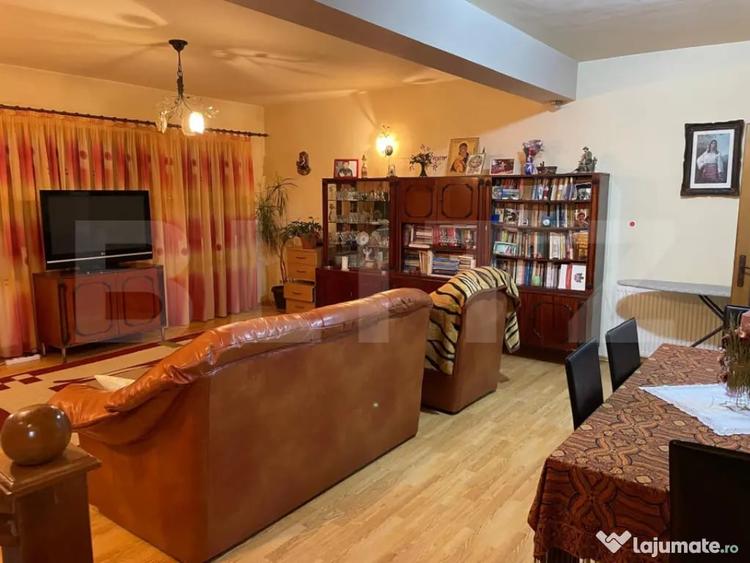 Casă cu 7 camere cu Teren 316 Mp în Central