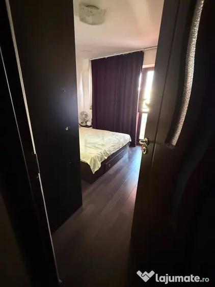 Apartament cu 3 camere decomandat în Drumul Taberei
