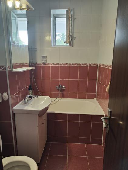 Apartament cu 2 camere semidecomandat, mobilat în Calea București