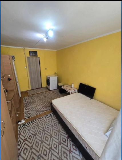 Garsonieră decomandată în Buziașului