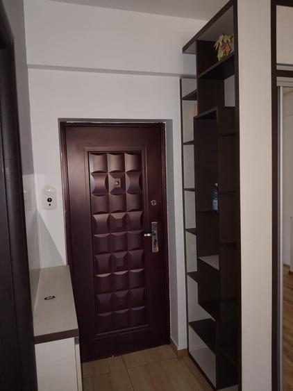 Apartament semidecomandat în Chiajna
