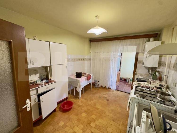 Apartament cu 3 camere decomandat, mobilat în Cugir