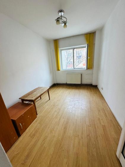 OPORTUNITATE DE INVESTIȚIE: Apartament 3 camere, 2 băi, et. 2, bloc 1980 - Dacia - 7
