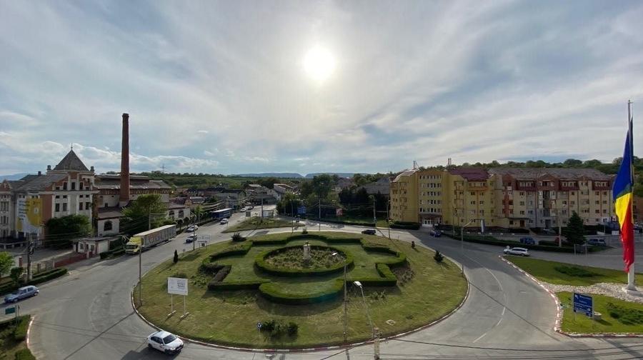 Apartament cu 3 camere decomandat în Ultracentral