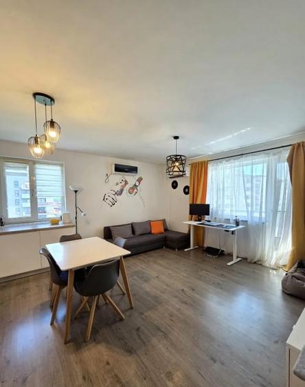 Apartament cu 3 camere semidecomandat, mobilat în Mănăștur
