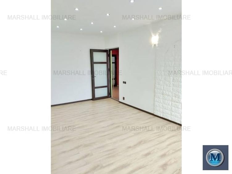 Casă cu 8 camere cu Canalizare în Ultracentral