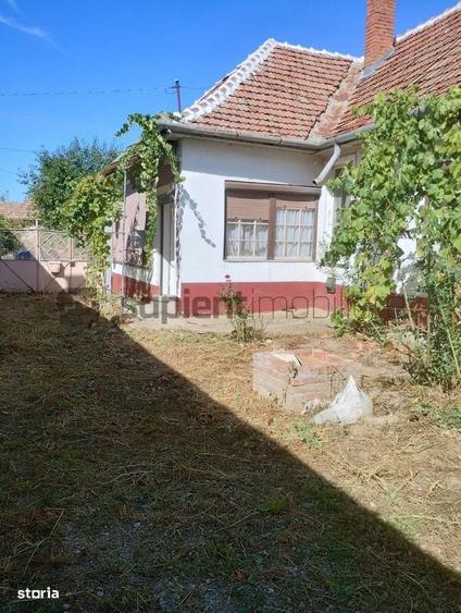 Casă cu 3 camere în Borș