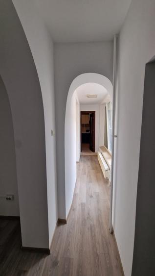 Casă individuală cu 4 camere cu Canalizare în 1 Mai