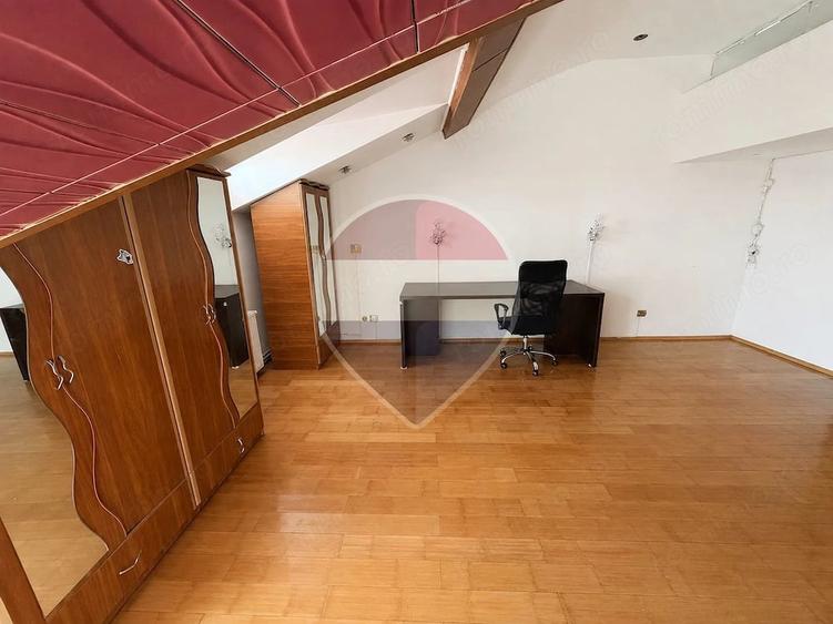 Casă cu 6 camere în Cotroceni