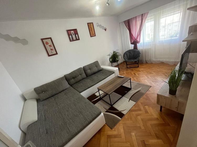 Apartament cu 3 camere decomandat în Terezian