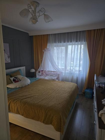 Apartament cu 3 camere decomandat în Sud
