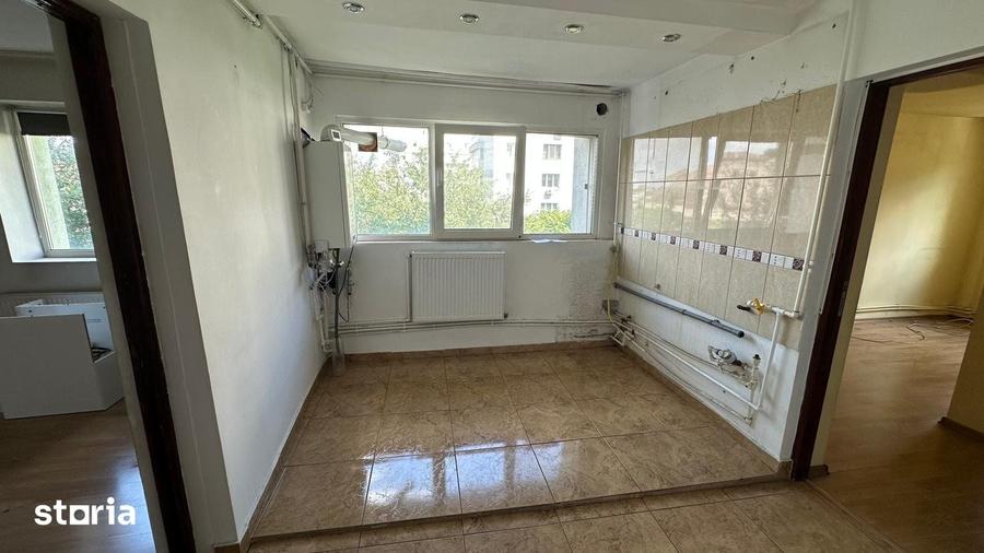 Pta Delfinului, Apartament cu 2 camere decomandat - etaj 6/10 - 9