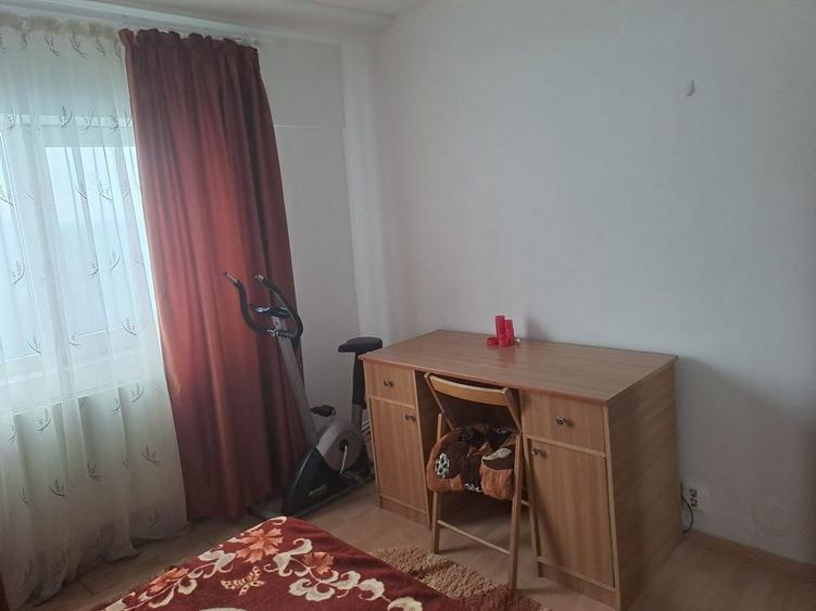 Inchiriez apartament 2 camere decomandat - 4