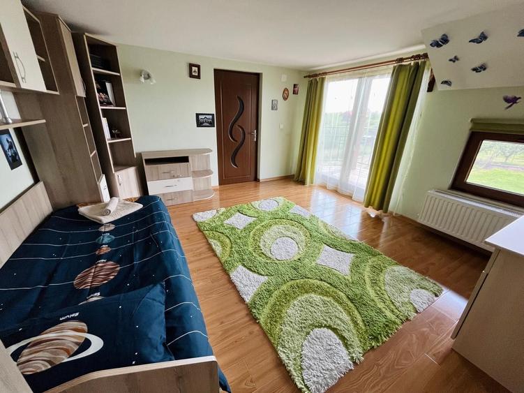 Casă cu 4 camere cu Teren 300 Mp în Central