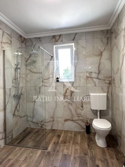 Casă individuală cu 6 camere cu Canalizare în Sânmartin