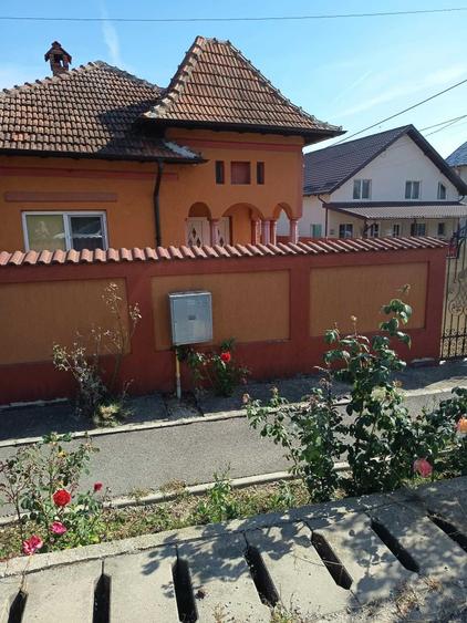 Casă cu 3 camere în Țițești