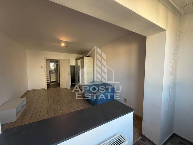Apartament cu 3 camere decomandat în Aradului