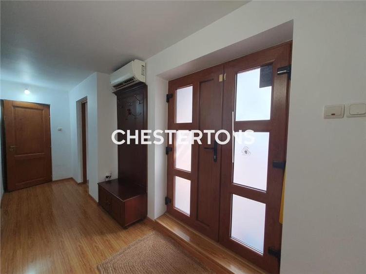 Casă individuală cu 4 camere cu Teren 706 Mp în Tuzla