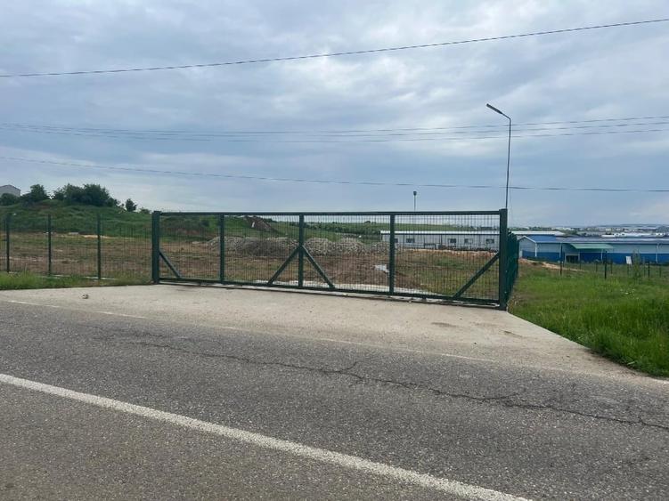 Teren Construcții intravilan de 2000 mp, în Bradu