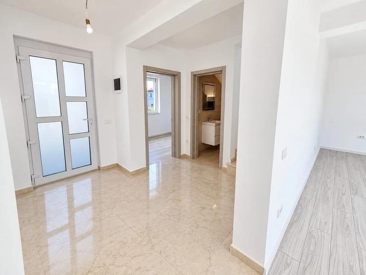 Casă individuală cu 4 camere cu Teren 230 Mp în Valea Lupului