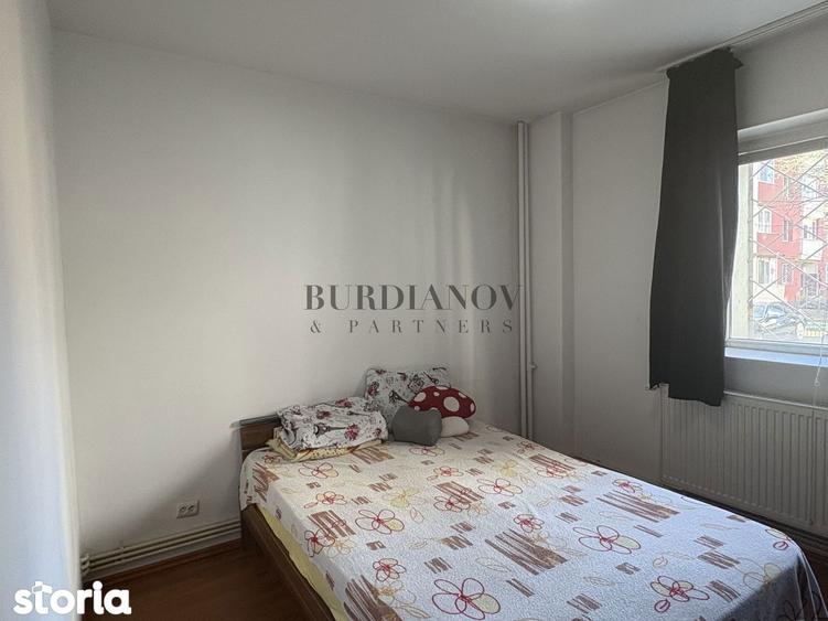 Apartament cu 3 camere decomandat în Rahova