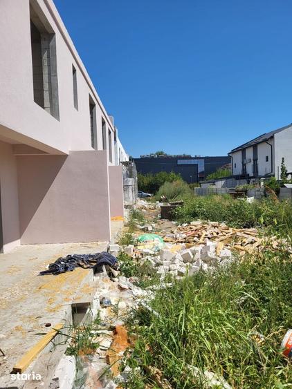 Casă cu 3 camere cu Teren 277 Mp în Odăi