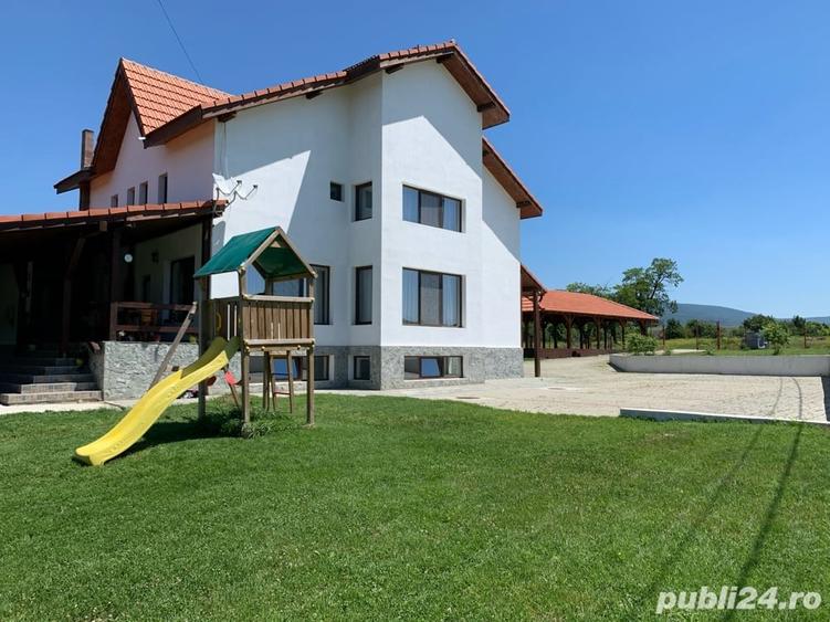 Spațiu comercial, de 450 mp, în Sasca Montană