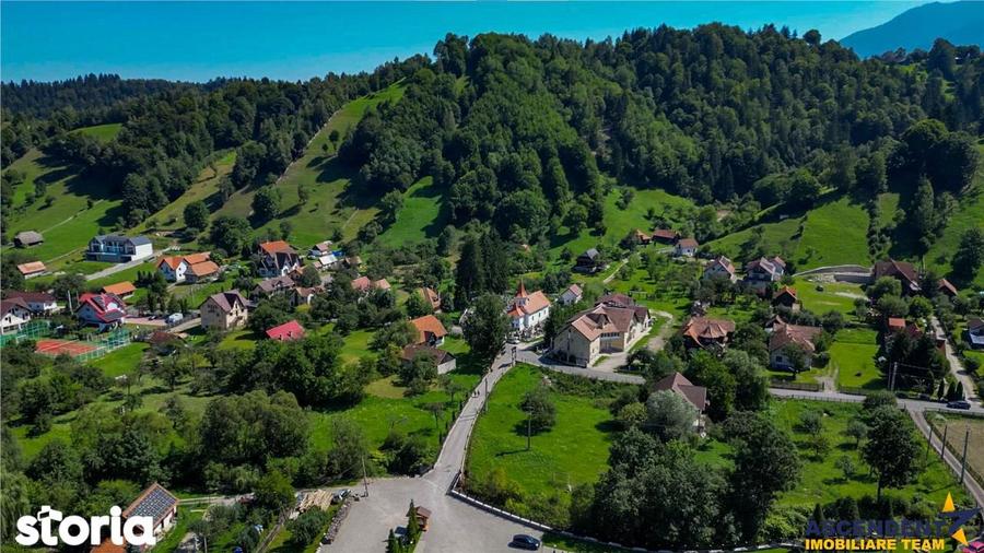 Casă cu 2 camere decomandat cu Teren 4300 Mp în Bran