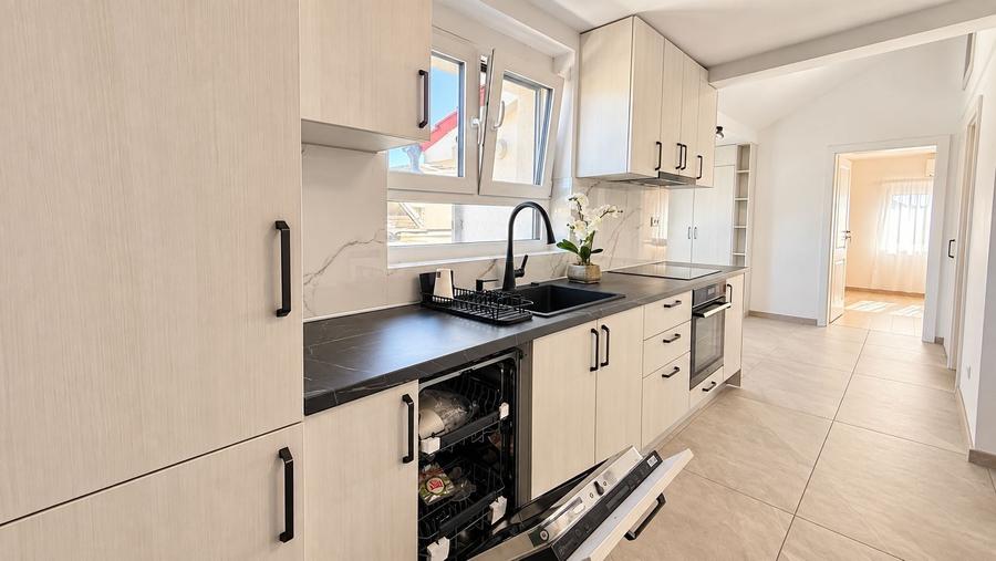 Apartament cu 2 camere, mobilat în Lipovei