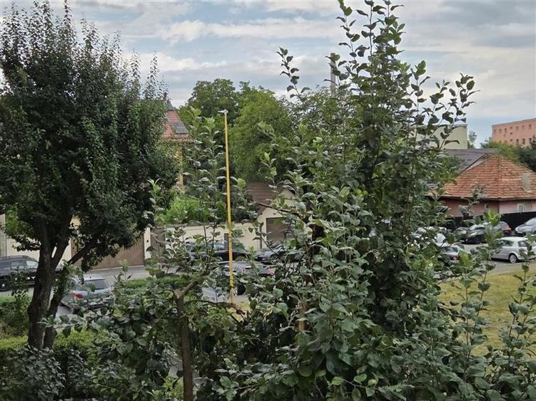 Apartament cu 2 camere nedecomandat, mobilat în Uzina 2