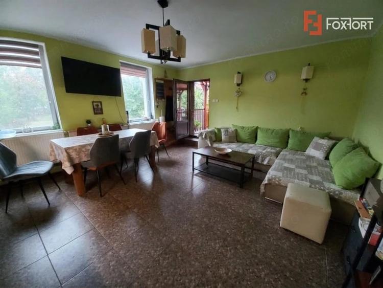 Casă cu Teren 3000 Mp în Plopi