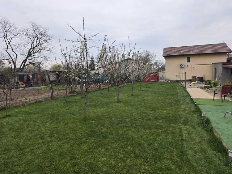 Casă cu 4 camere cu Teren 1171 Mp în Vest