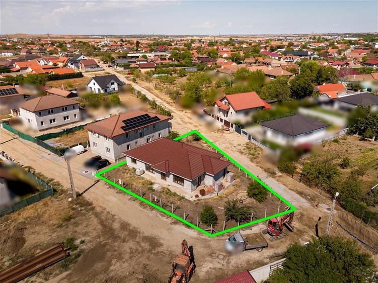 Casă cu 4 camere cu Teren 700 Mp în Episcopia Bihorului