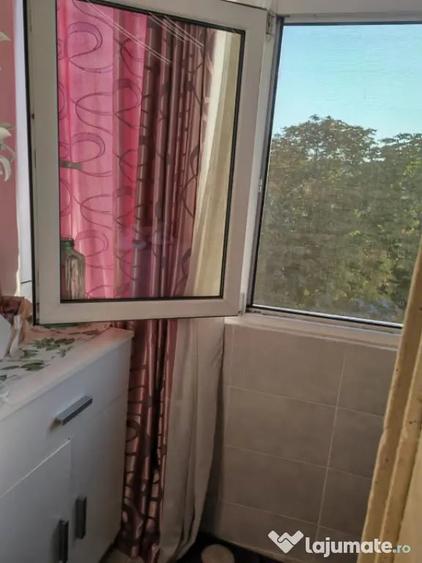 Apartament cu 2 camere semidecomandat în Dacia