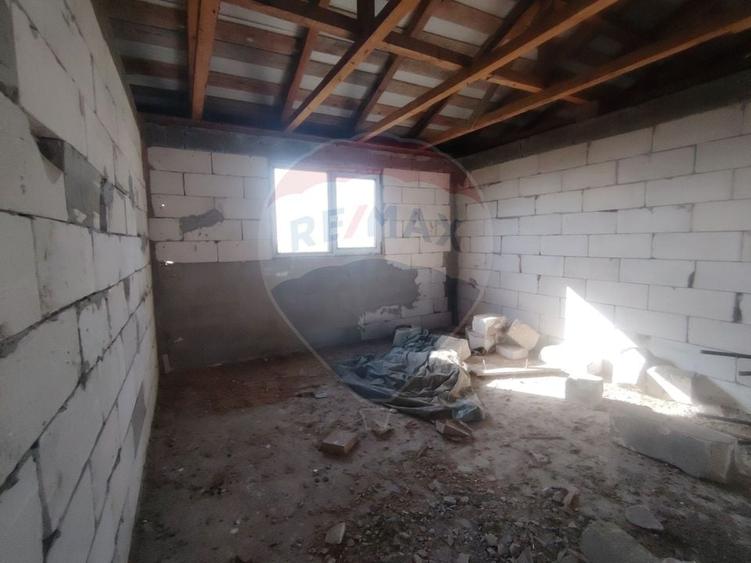 Casă individuală cu 3 camere cu Teren 400 Mp în Nord