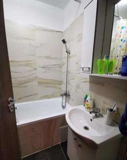 Apartament cu 2 camere semidecomandat în Giroc