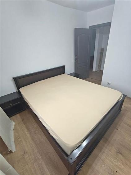 Apartament cu 3 camere decomandat, mobilat în Dacia