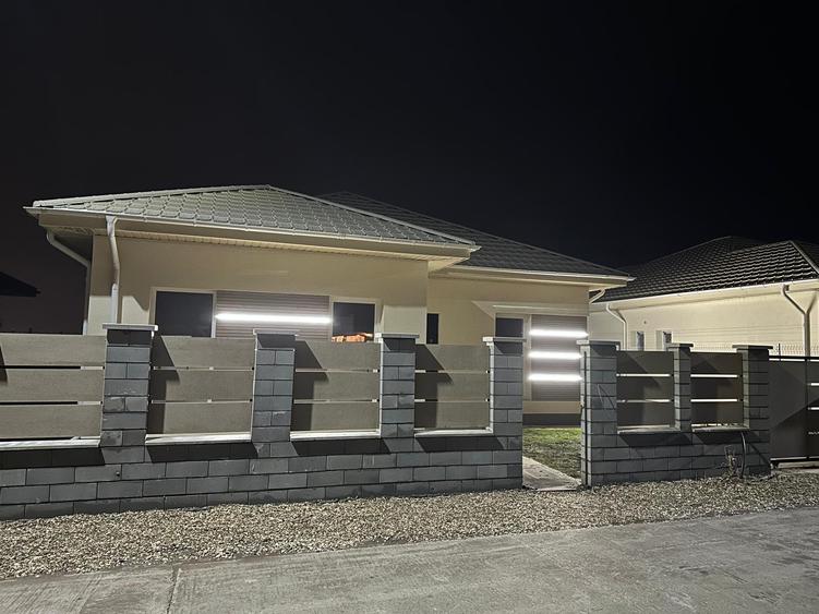 Casă individuală cu 3 camere cu Teren 350 Mp în Vidra