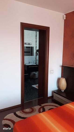 Casă cu 6 camere cu Teren 500 Mp în Central
