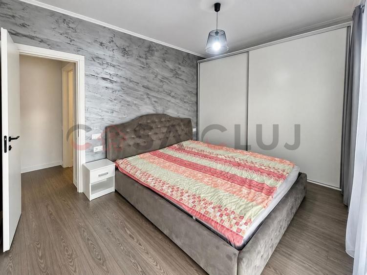 Apartament cu 3 camere semidecomandat, mobilat în Central