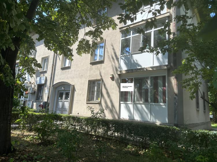 Birou, de 64 mp, în Central