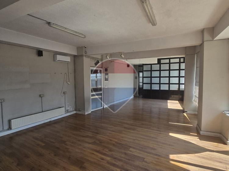 Spațiu comercial, de 230 mp, în Gara de Nord