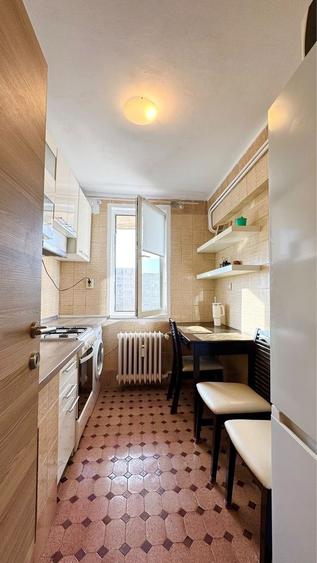 Apartament cu 2 camere semidecomandat în Berceni