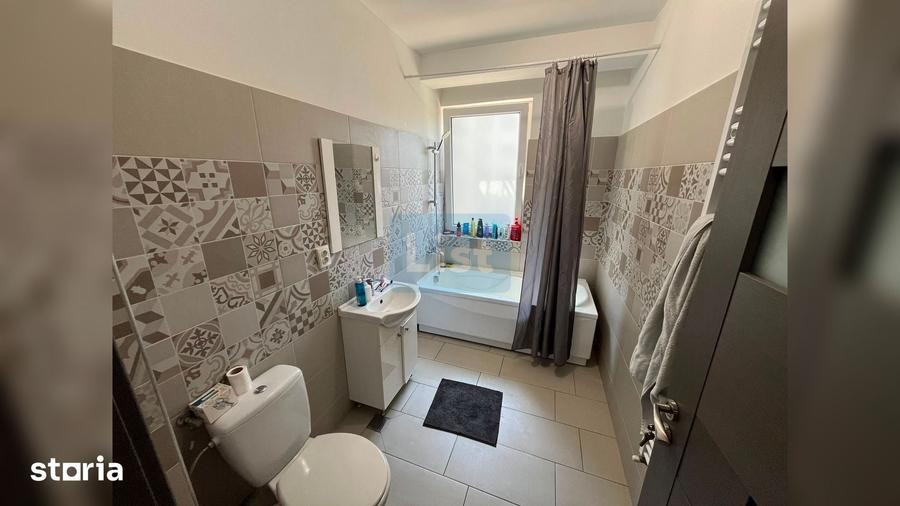 Apartament cu 3 camere semidecomandat în Sopor