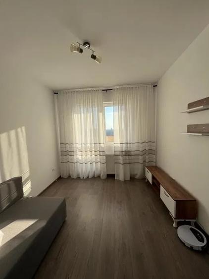 Garsonieră decomandată, mobilată în Apărătorii Patriei