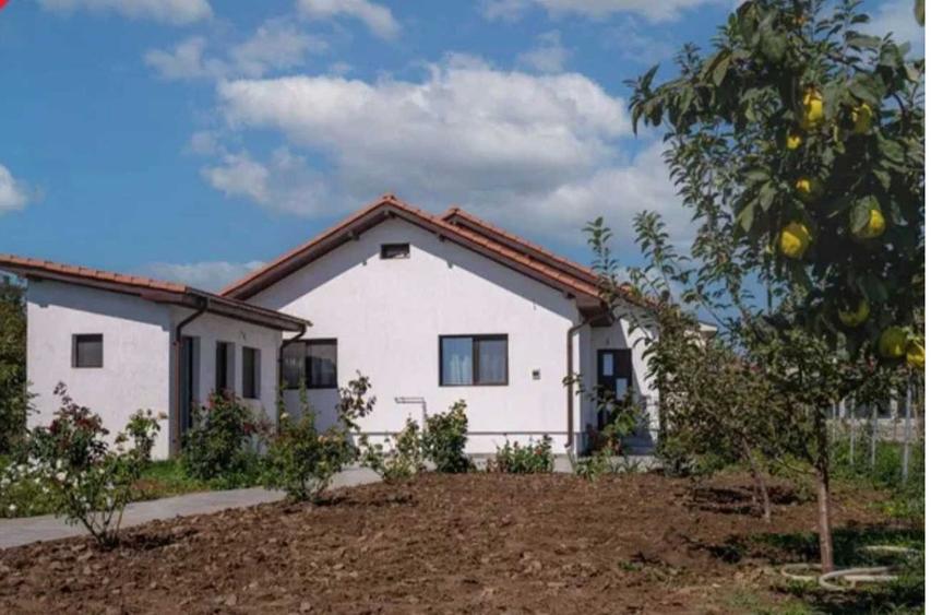 Casă individuală cu 6 camere cu Teren 768 Mp în Cumpăna